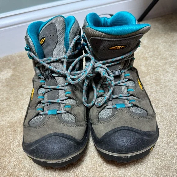Keen Hiking Boots - Picture 7 of 8